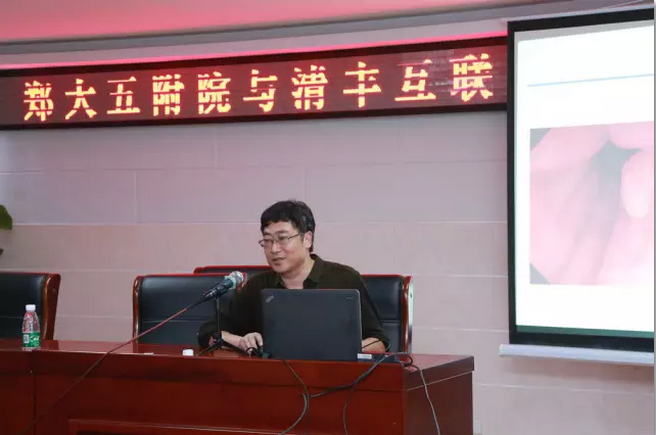 在清丰县第二人民医院,胃肠甲状腺外科主任崔小兵,心血管内科一病区