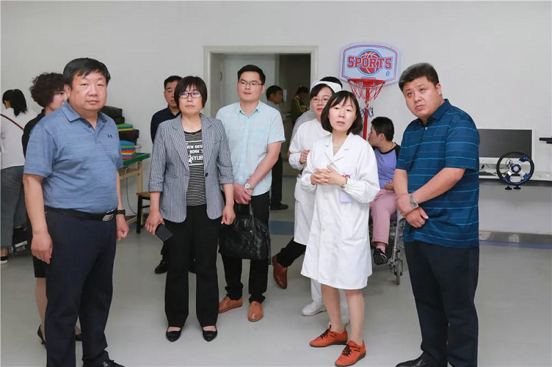 医院对胡涛副主任一行的到来表示热烈欢迎,并用ppt的形式向西华县来宾