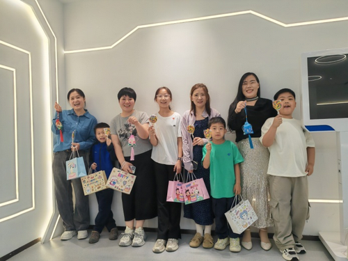 郑州大学第五附属医院开展“幸福体验•健康同行”郑州•幸福体验馆参观团辅活动